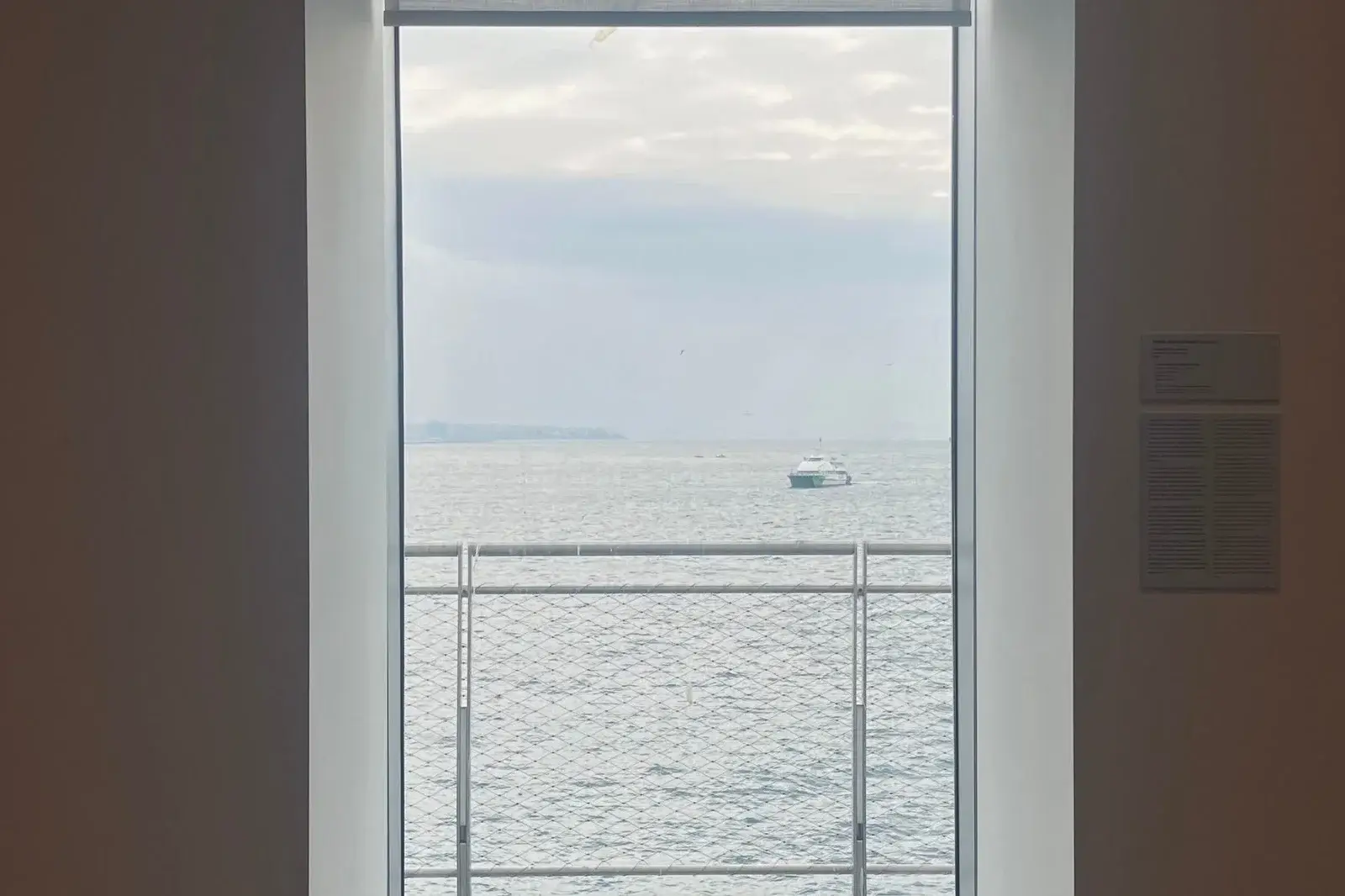 Denize bakan balkon